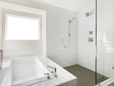 Open Shower Layout with Niche Storage